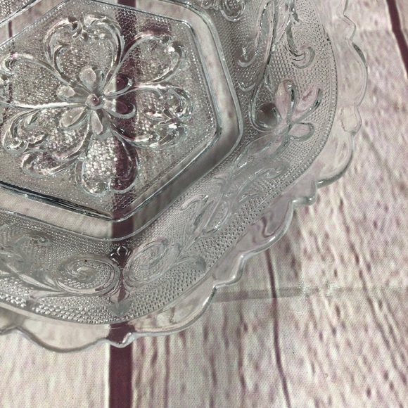 Vintage Clear Glass Textured Floral Scalloped Edge Hexagon Shaped Bowls Set of 2 - Picture 7 of 7